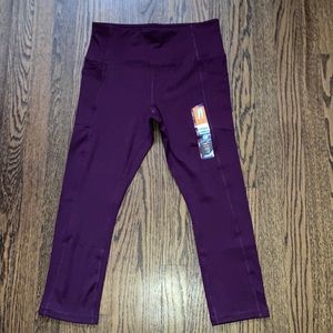 Avía Womens workout capri workout pants